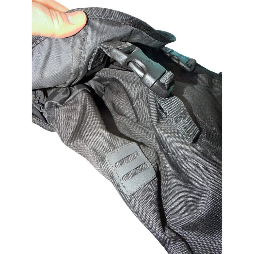 PUMA Backpack Black Mesh Padded Straps Buckle Closure Sporty Athletic